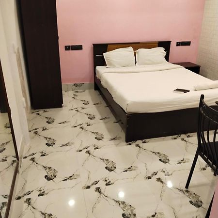Hotel Ucs Calcutta Extérieur photo