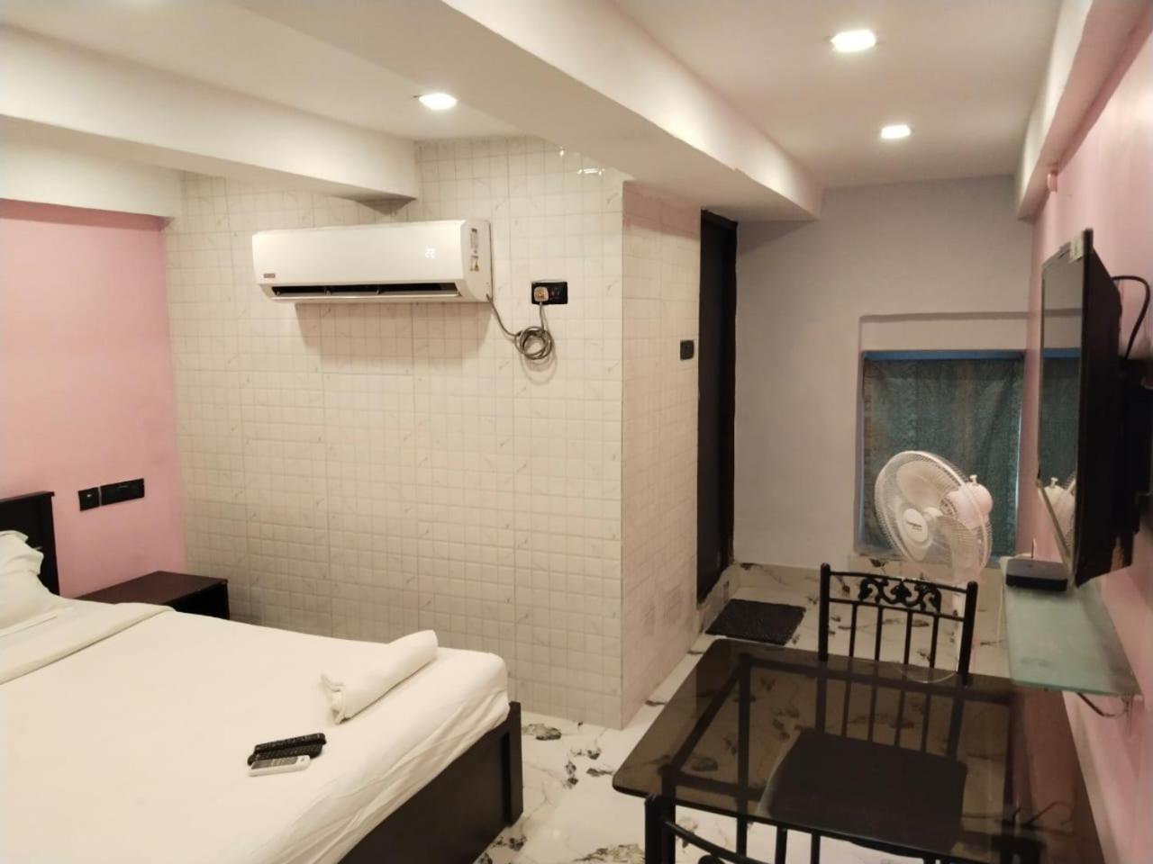 Hotel Ucs Calcutta Extérieur photo