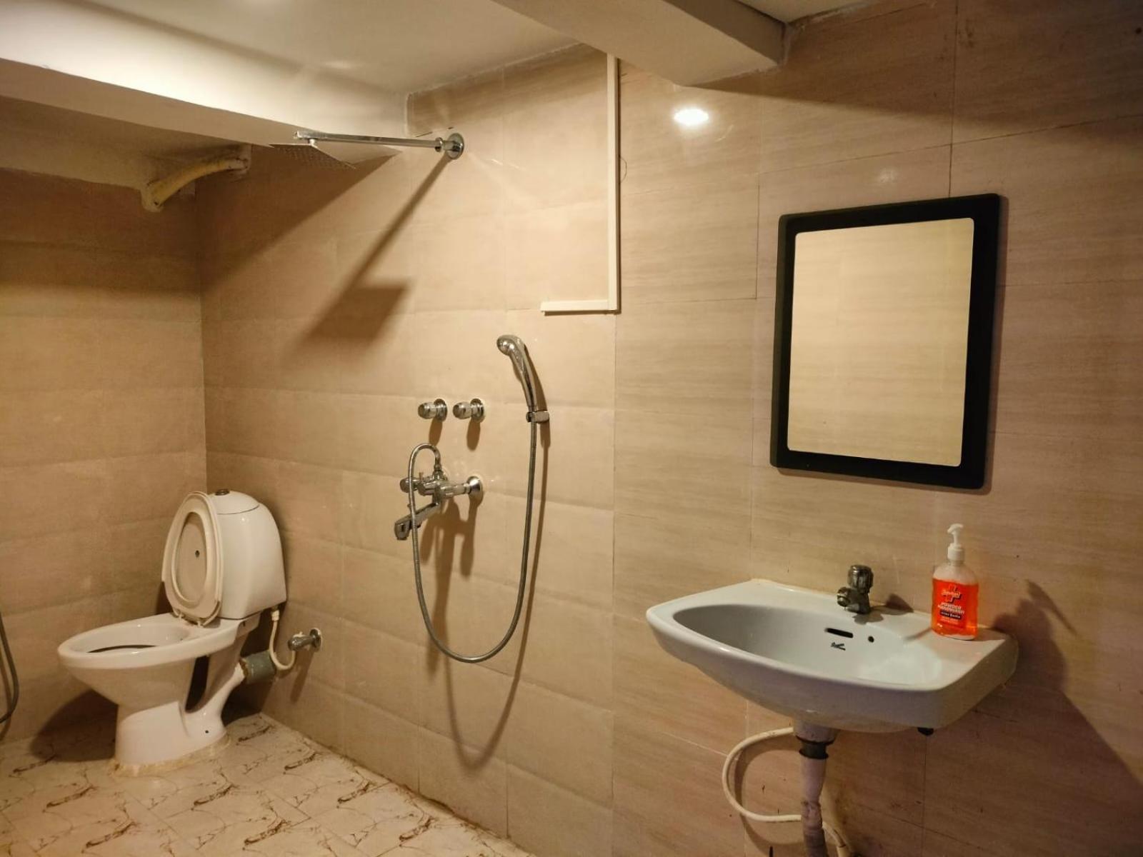 Hotel Ucs Calcutta Extérieur photo