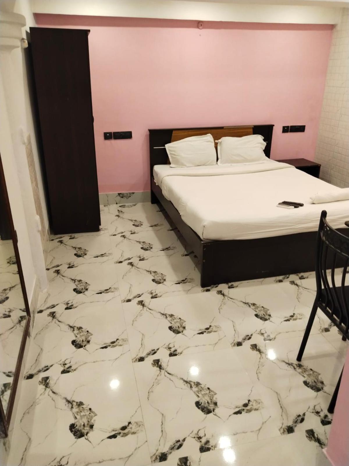 Hotel Ucs Calcutta Extérieur photo